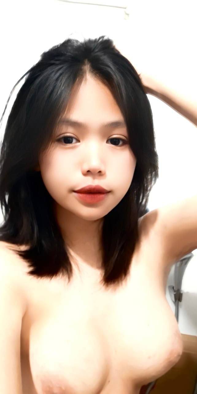 MVSD-536 Tôi ghét hai tên trùm tệ hại và tôi đã kết thúc trong cùng một căn phòng tại một nhà trọ suối nước nóng trong một chuyến công tác... Tôi đã bị cưỡng hiếp tập thể bởi những ông già vô độ này hết lần này đến lần khác